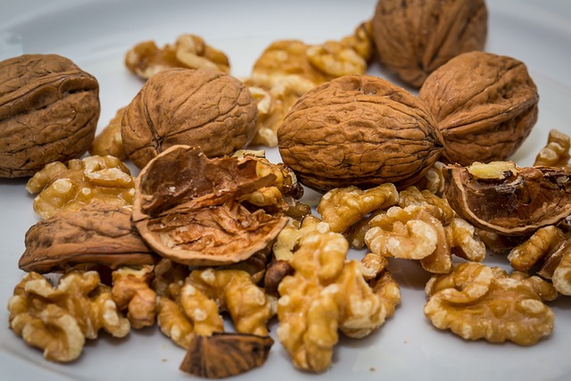 walnuts- Foods For Skincare what to eat for healthy skin