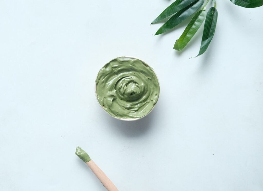 Green clay mask for oily skin